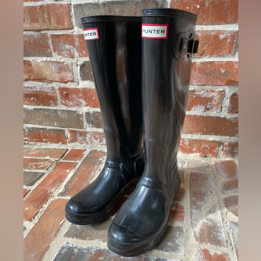 Hunter Women’s Original Tall Gloss Rain Boots Black